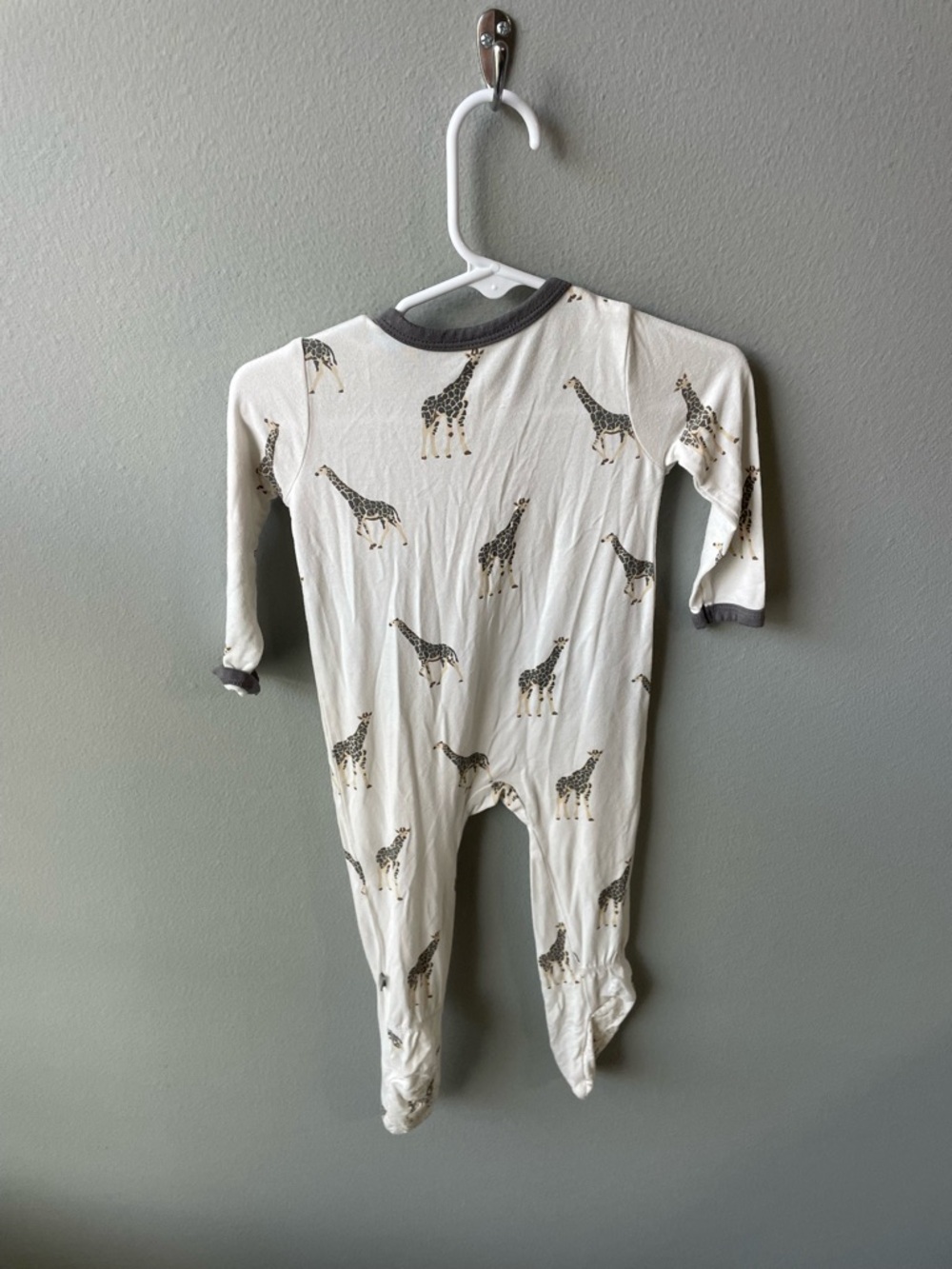 Kyte Baby Giraffe Print Neutral Bamboo Sleeper - Picture 8 of 8